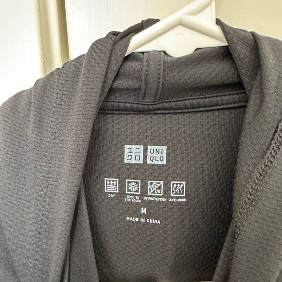 Uniqlo AIRism Mesh UV Zip Up Hoodie Black - Picture 2 of 4